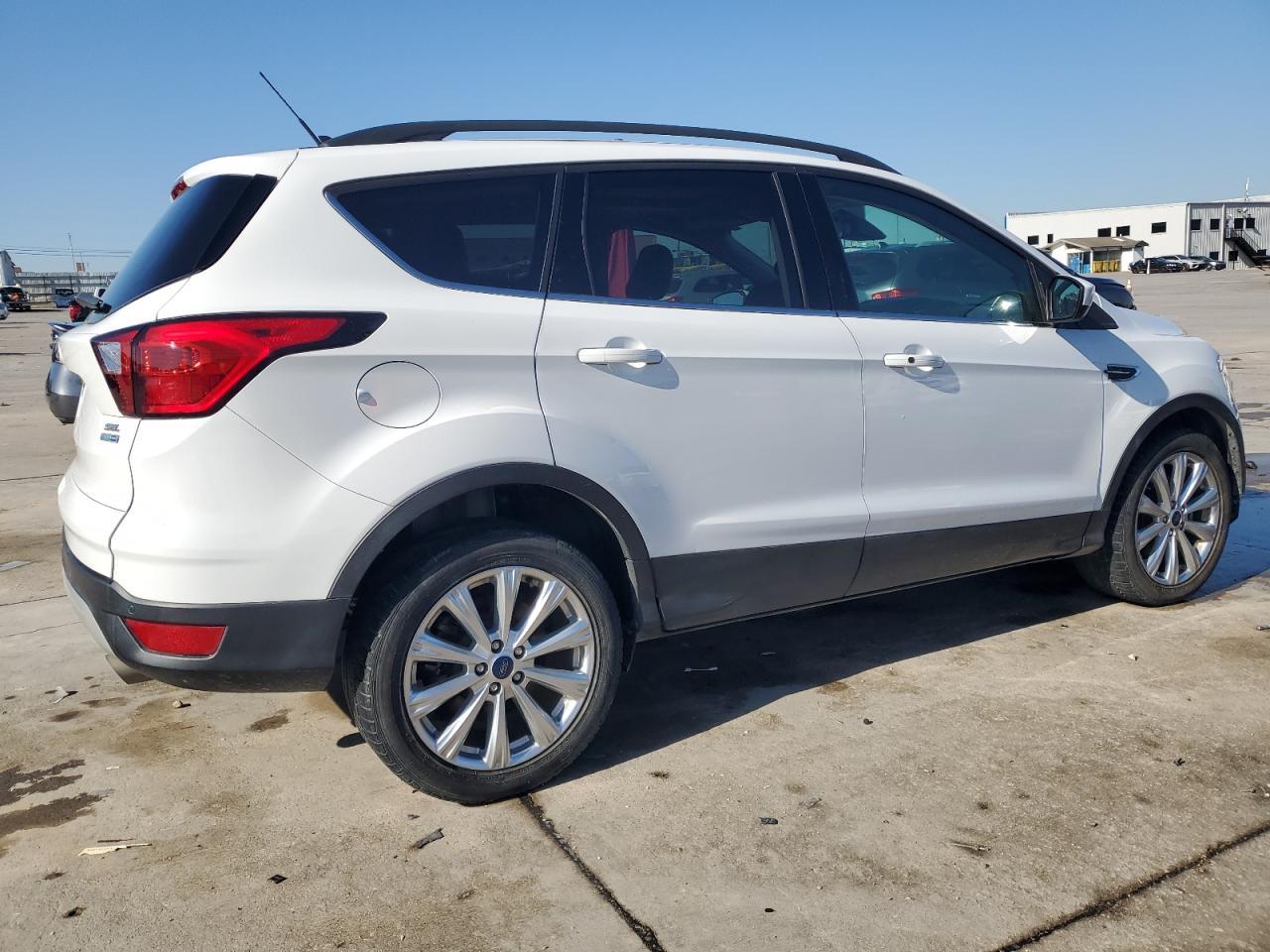2019 FORD ESCAPE SEL - Image 3