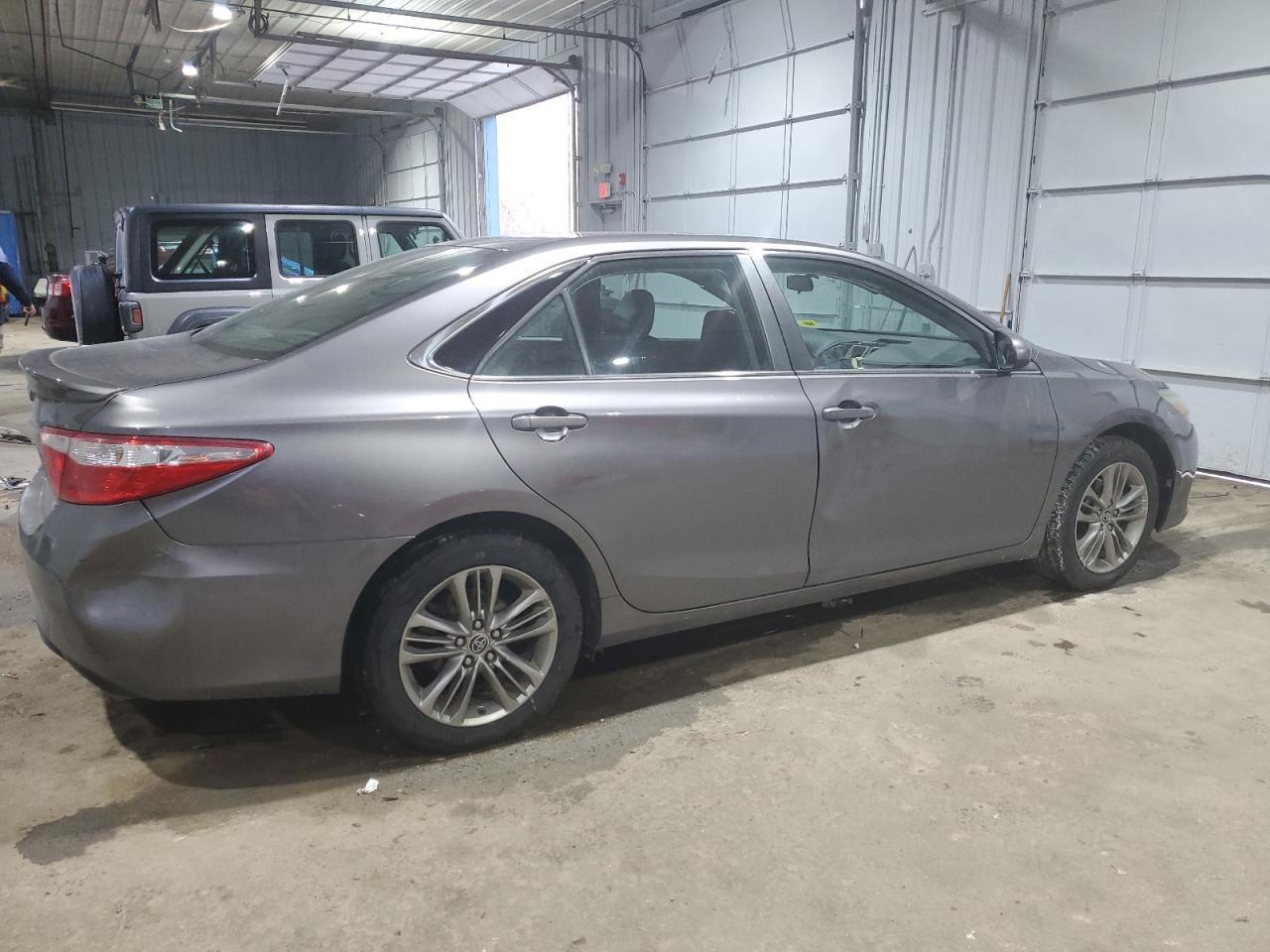 2015 TOYOTA CAMRY LE - Фото 3