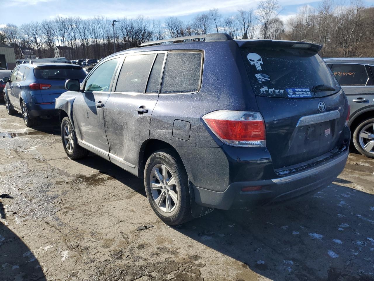 2012 TOYOTA HIGHLANDER - Image 2