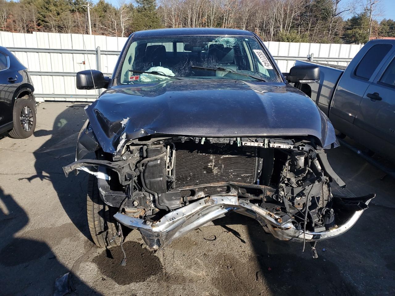 2017 RAM 1500 SLT - Image 5