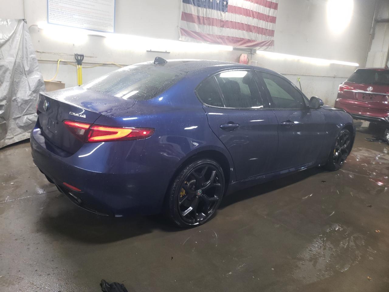 2017 ALFA ROMEO GIULIA TI - Фото 3