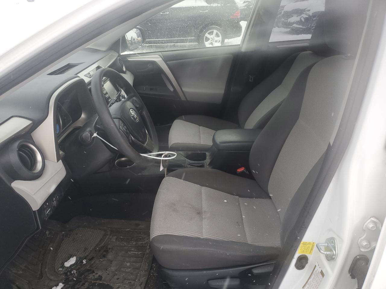 2015 TOYOTA RAV4 LE - Фото 7