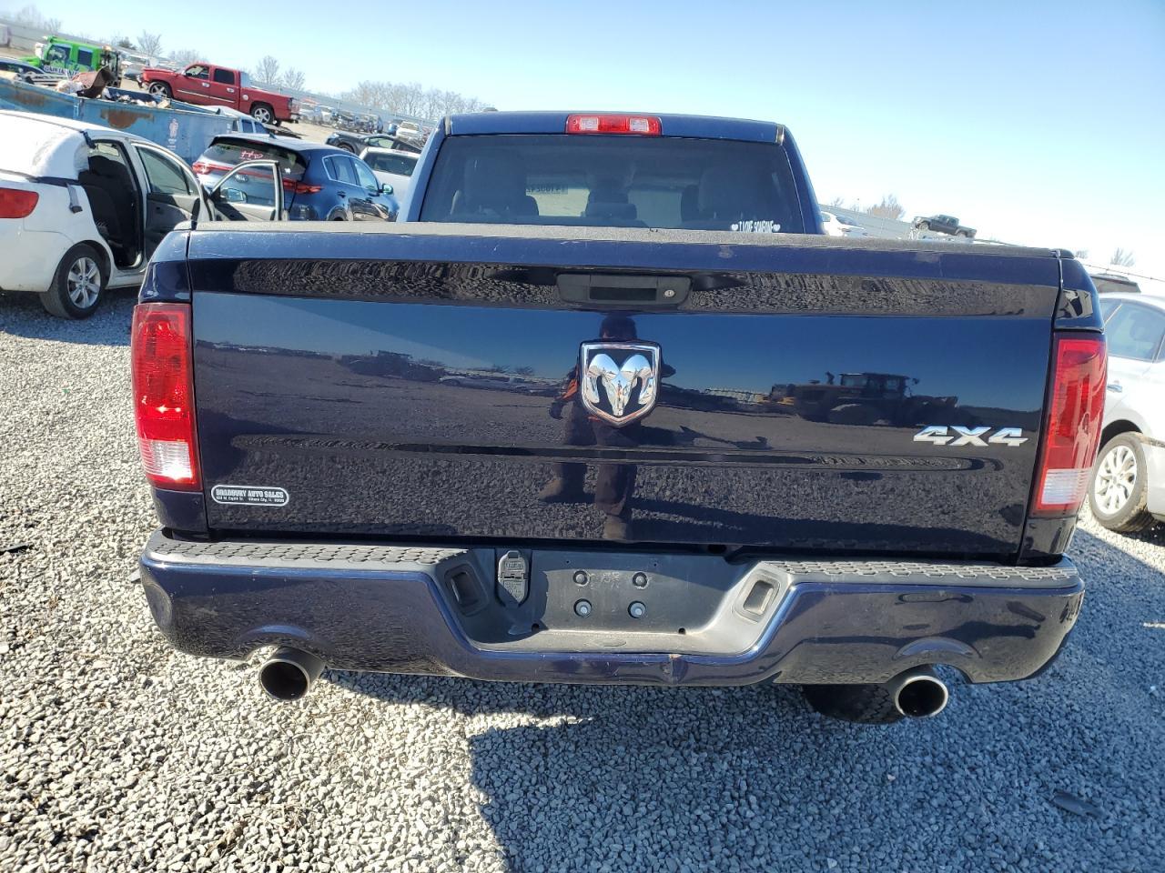 2017 RAM 1500 ST - Фото 6