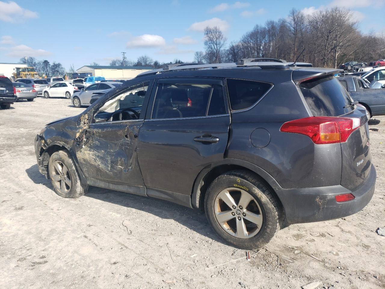 2015 TOYOTA RAV4 XLE - Фото 2