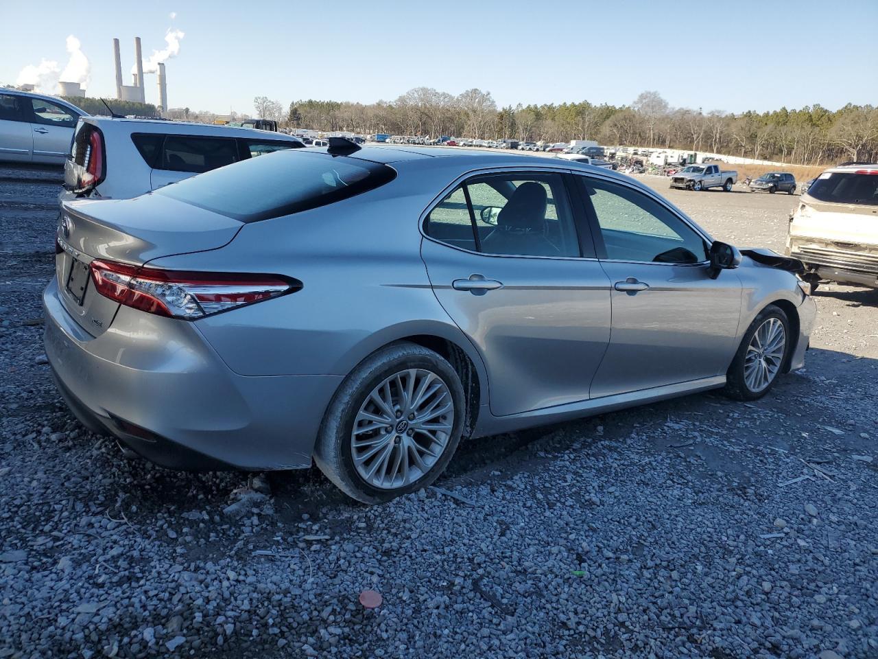 2019 TOYOTA CAMRY L - Фото 3