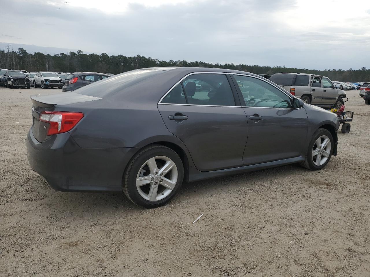 2014 TOYOTA CAMRY L - Image 3