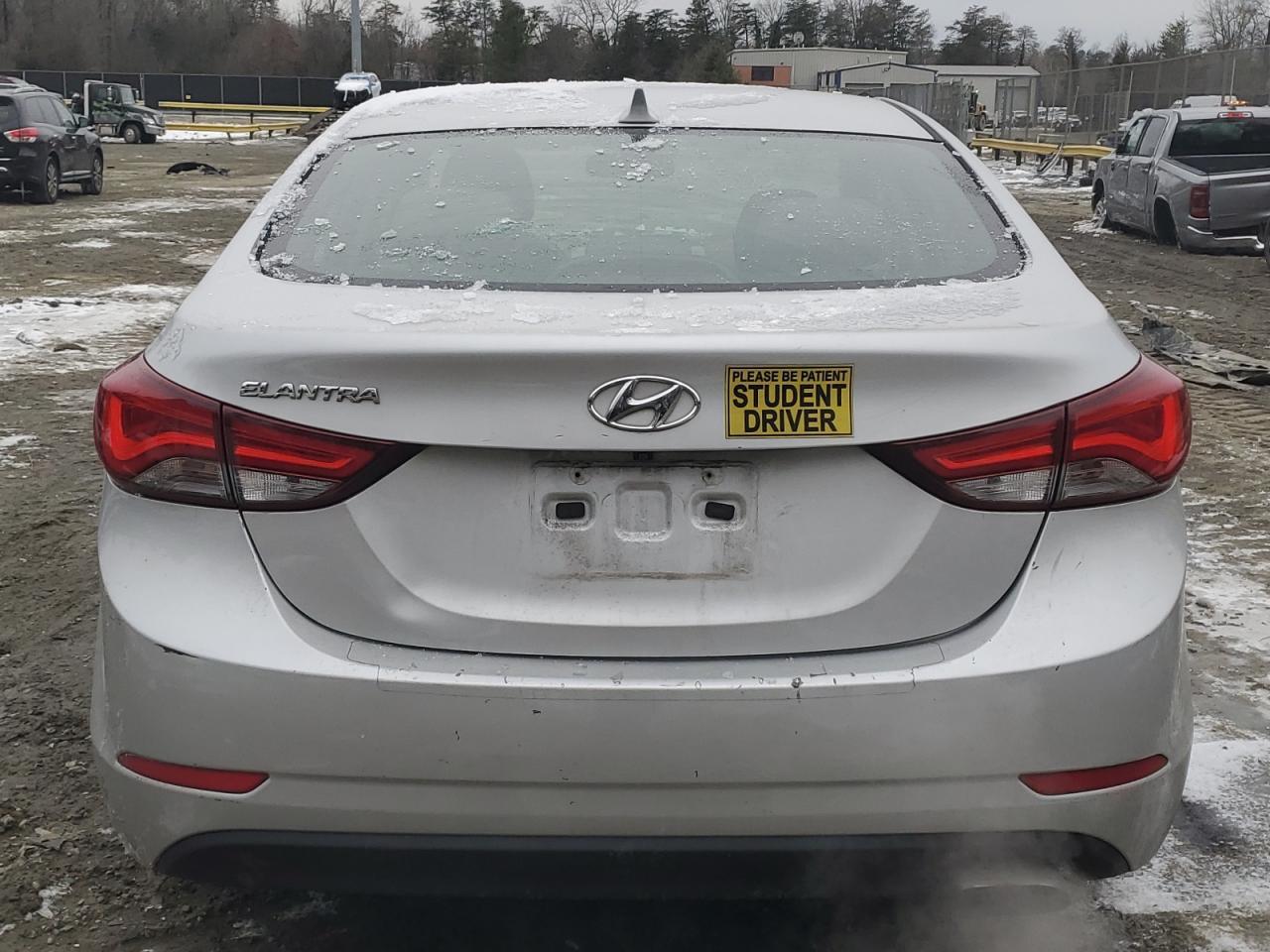 2015 HYUNDAI ELANTRA SE - Image 6