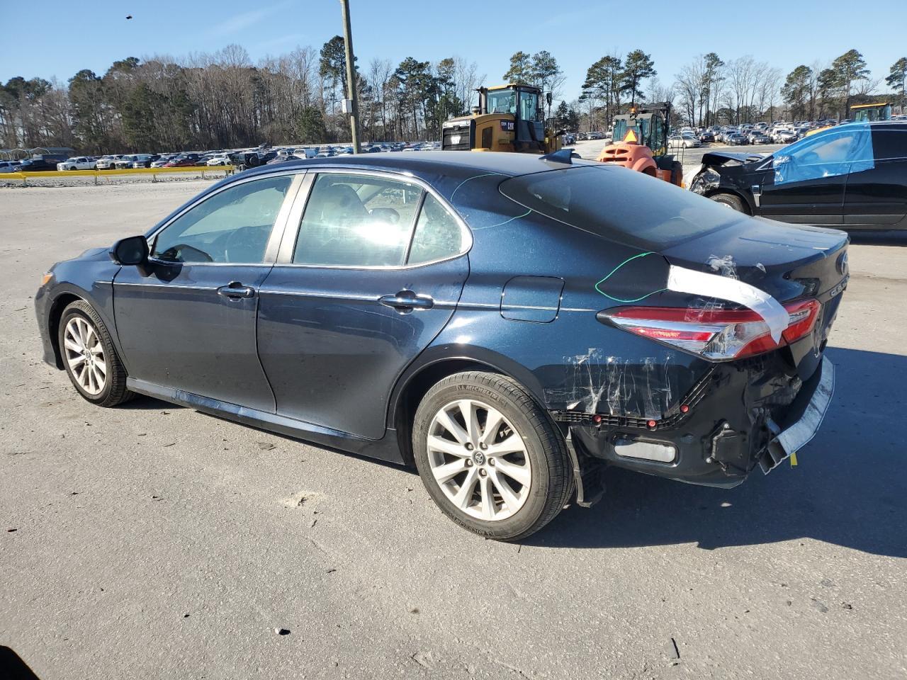 2020 TOYOTA CAMRY LE - Фото 2