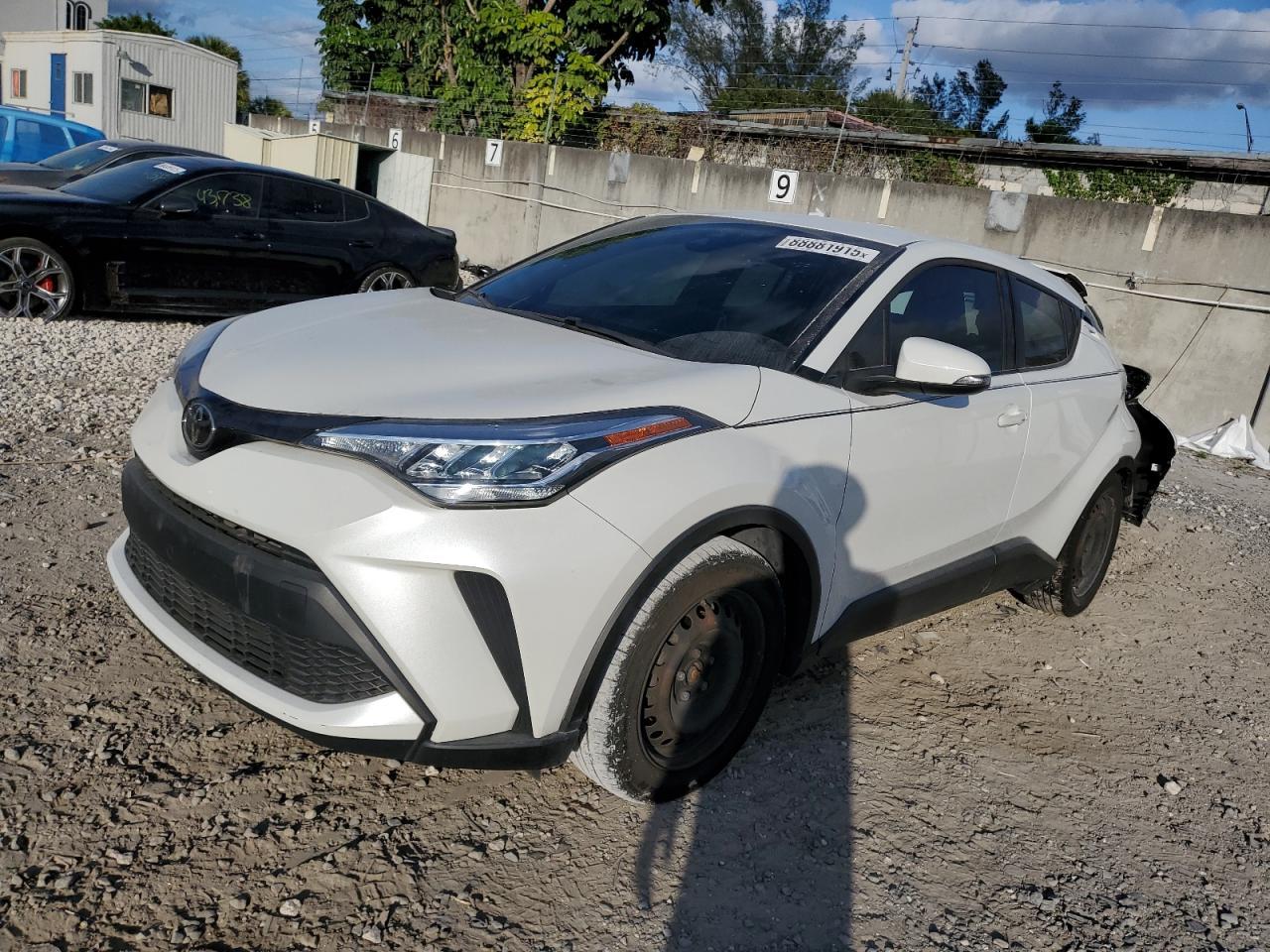 2021 TOYOTA C-HR XLE