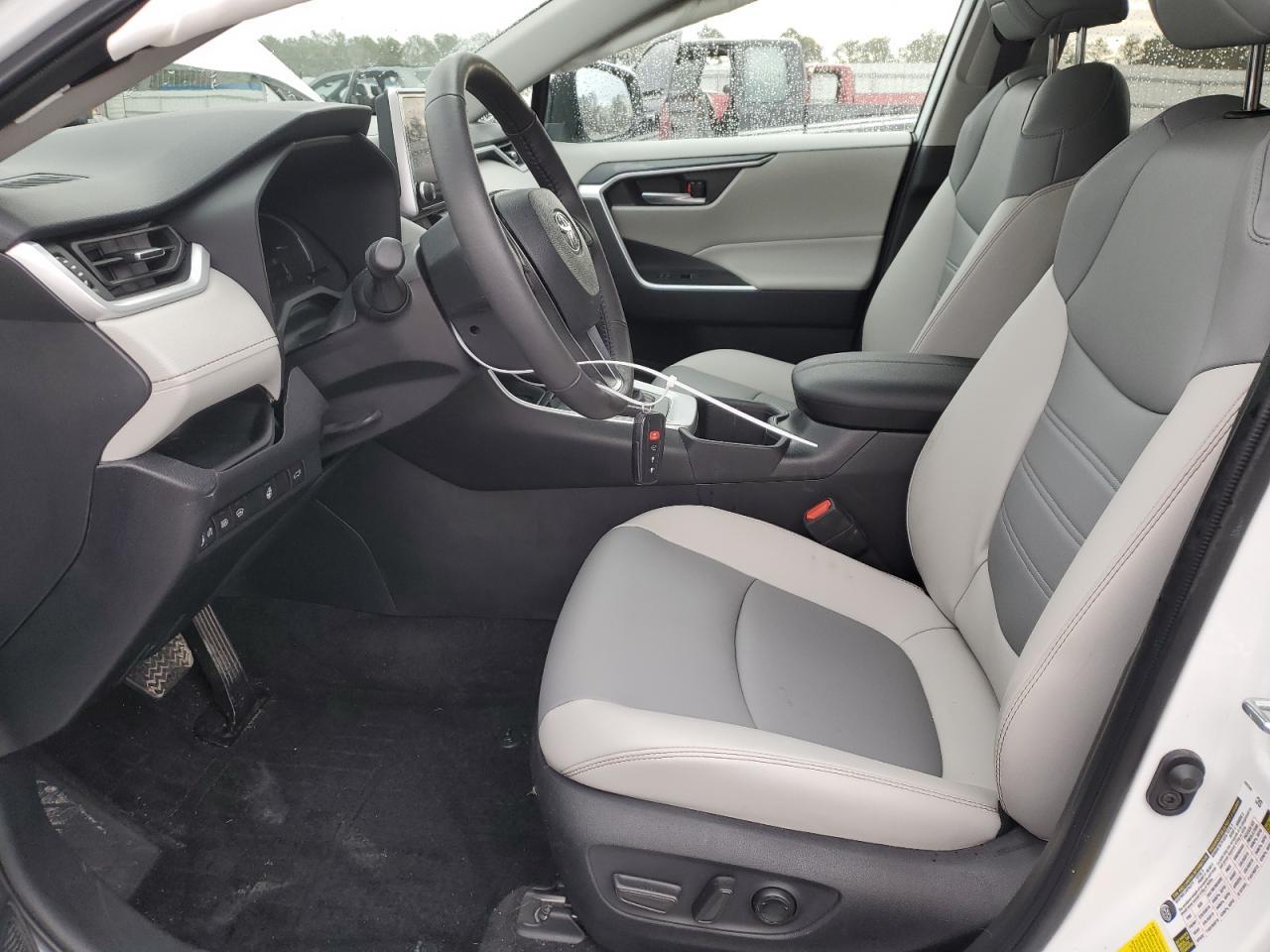 2024 TOYOTA RAV4 XLE P - Image 7