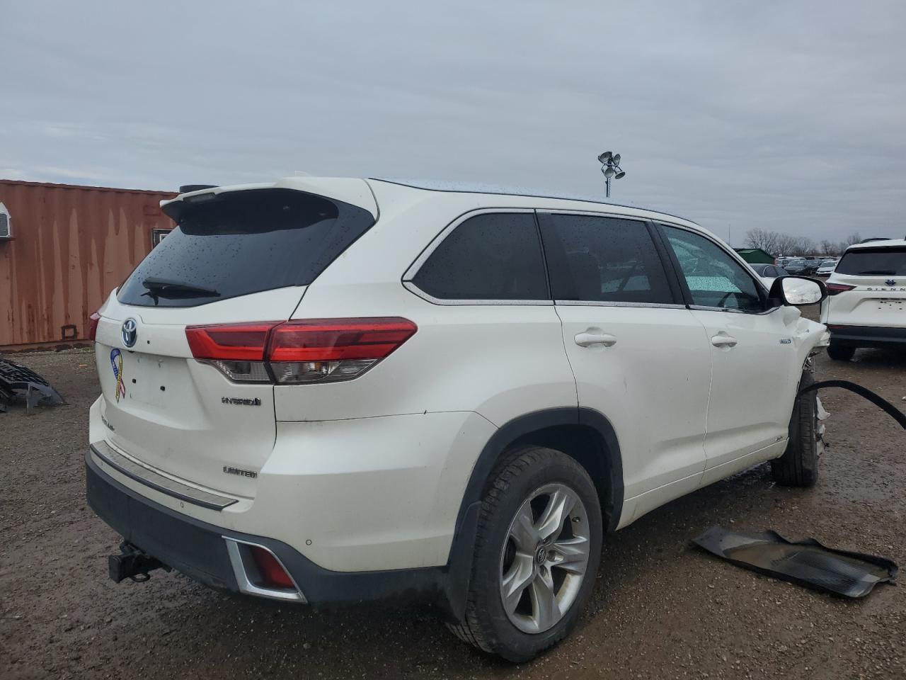 2019 TOYOTA HIGHLANDER - Image 3
