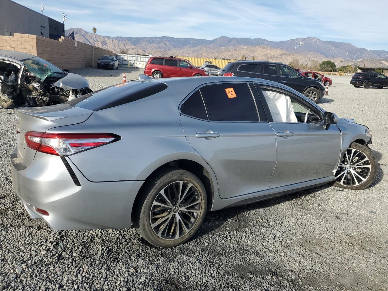 2020 TOYOTA CAMRY SE - Image 3