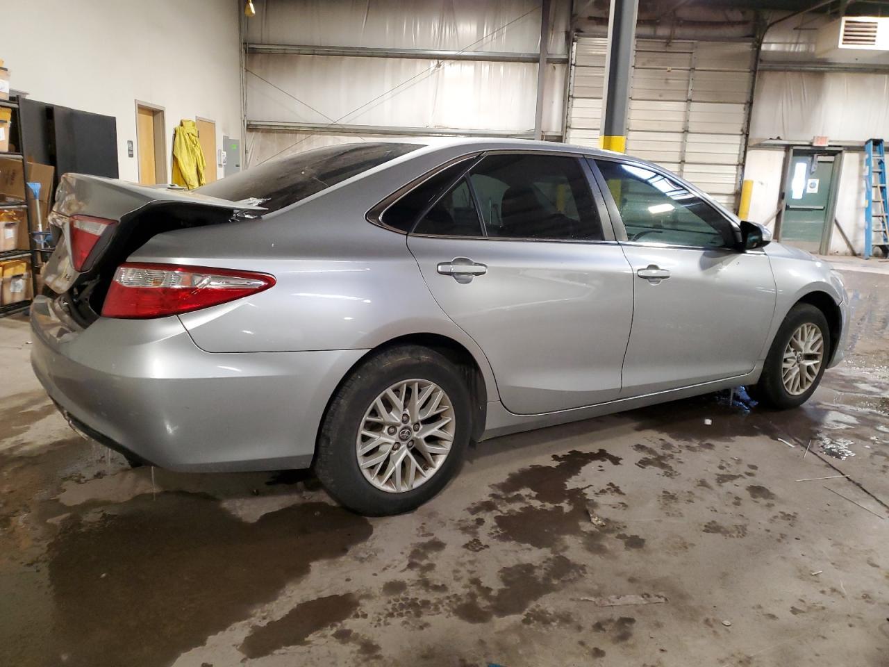 2017 TOYOTA CAMRY LE - Фото 3