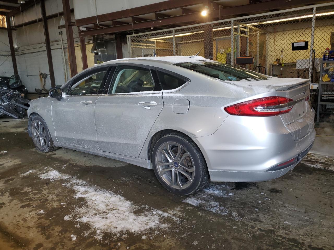 2017 FORD FUSION SE - Image 2
