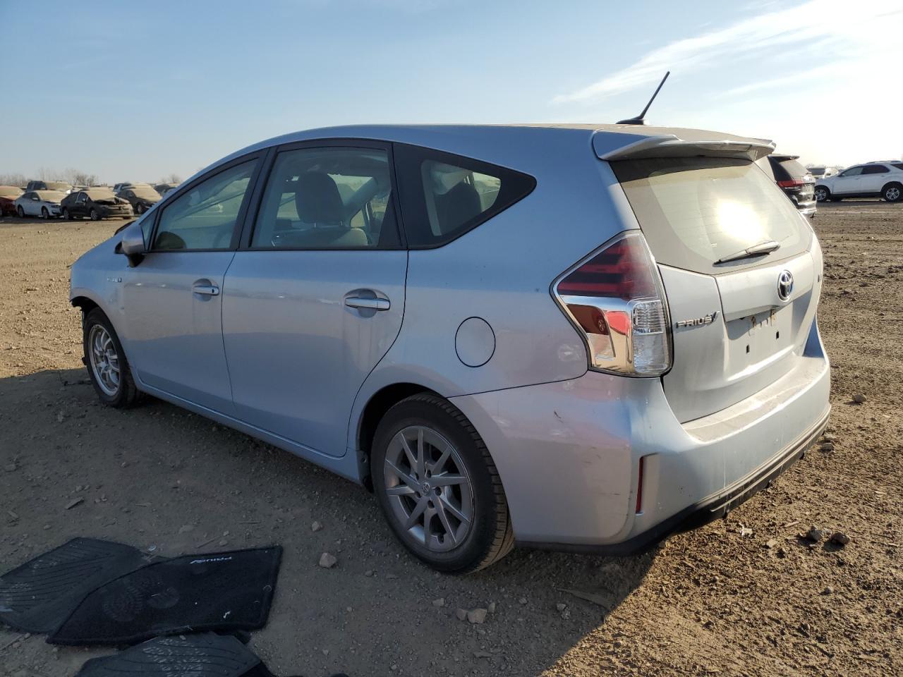 2015 TOYOTA PRIUS V - Image 2