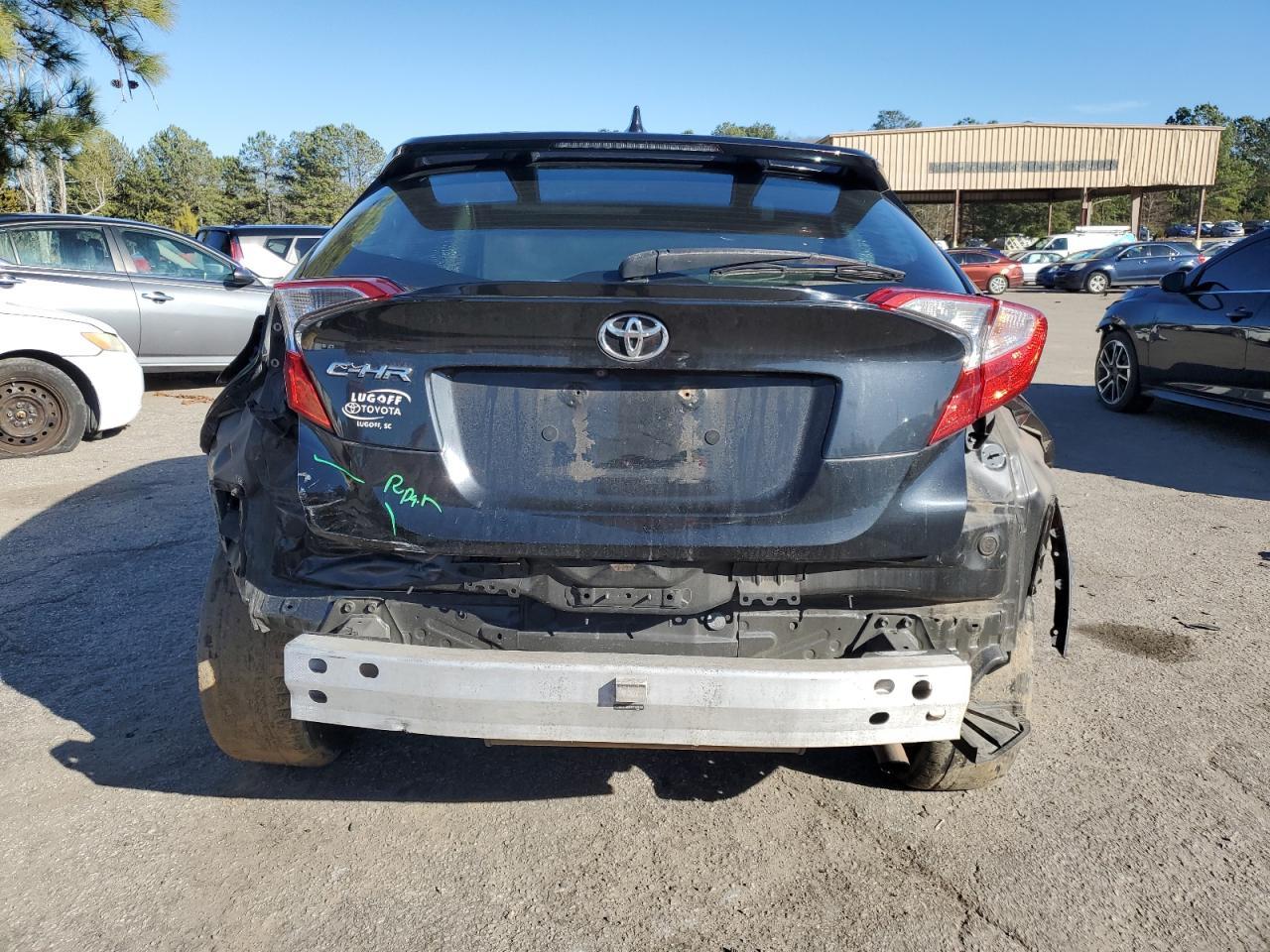 2018 TOYOTA C-HR XLE - Image 6