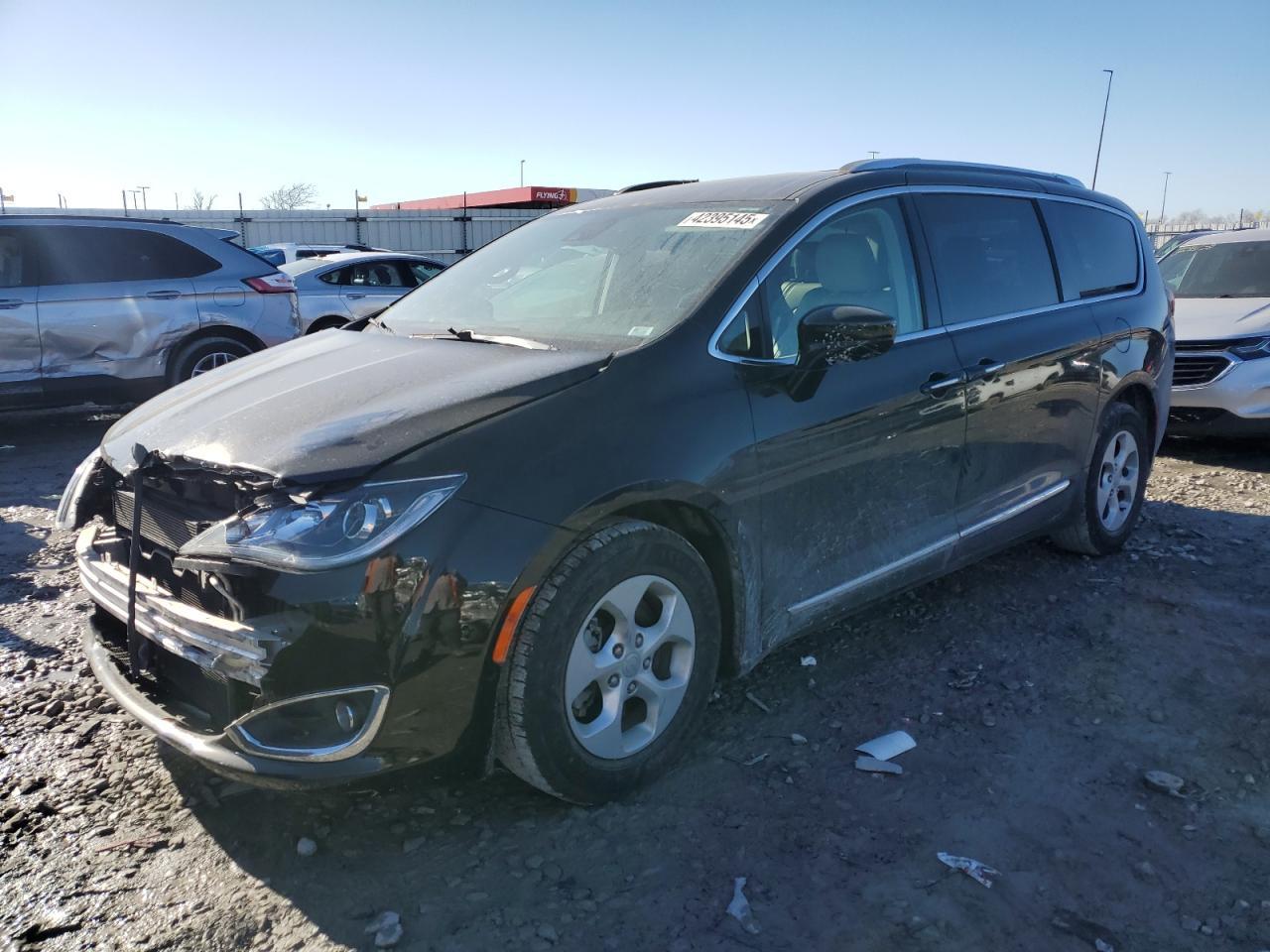 2017 CHRYSLER PACIFICA T