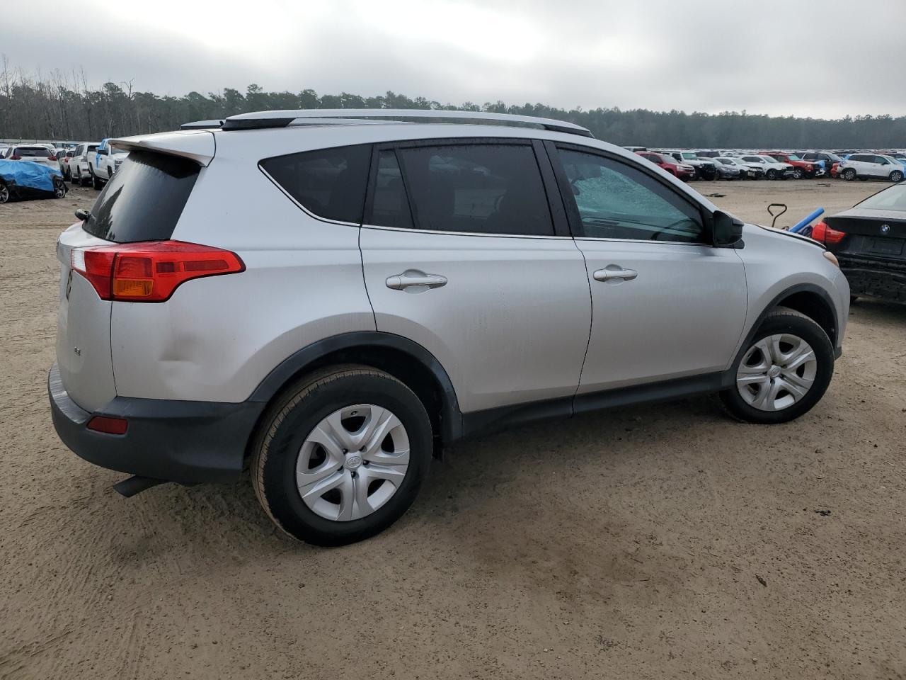 2014 TOYOTA RAV4 LE - Фото 3