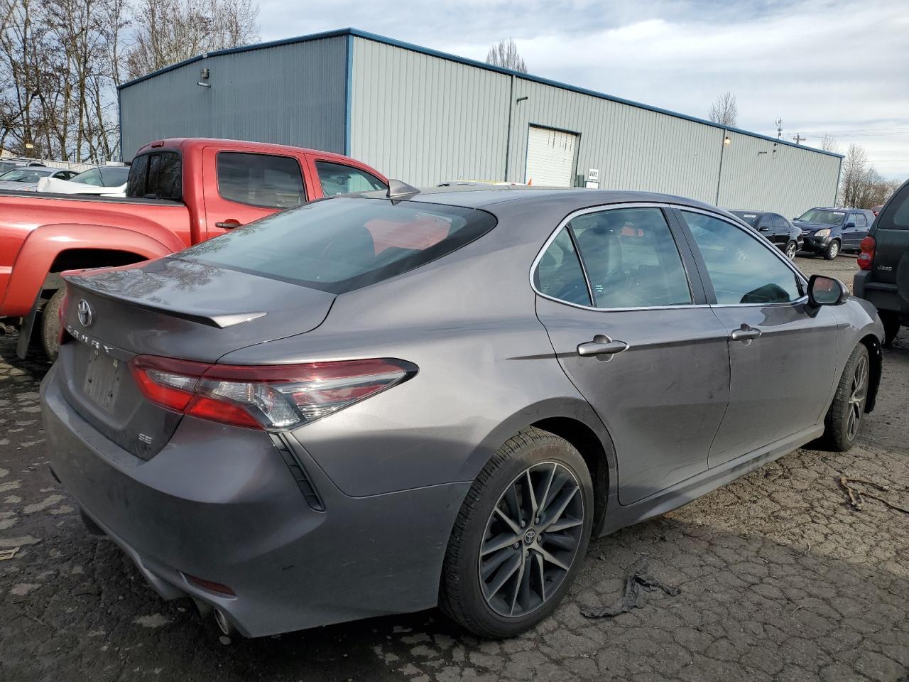 2021 TOYOTA CAMRY SE - Фото 3