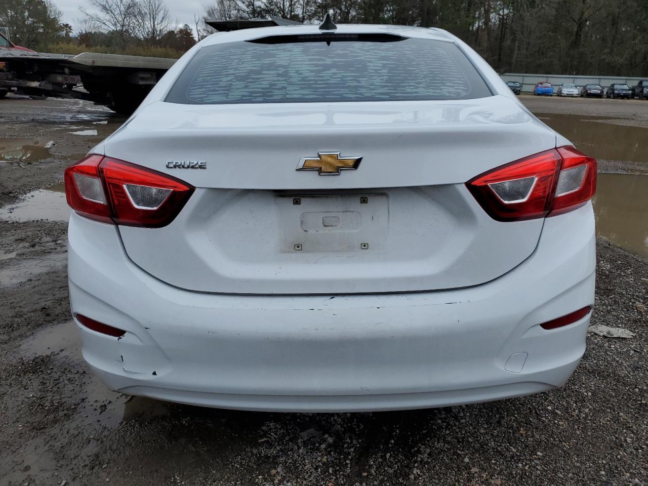 2017 CHEVROLET CRUZE LS - Image 6