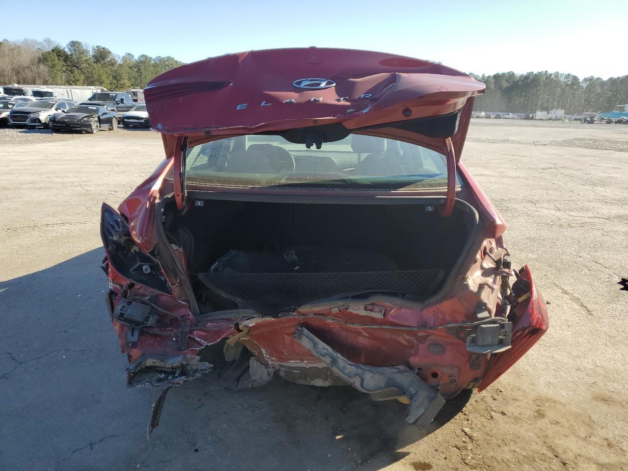 2019 HYUNDAI ELANTRA SE - Image 6
