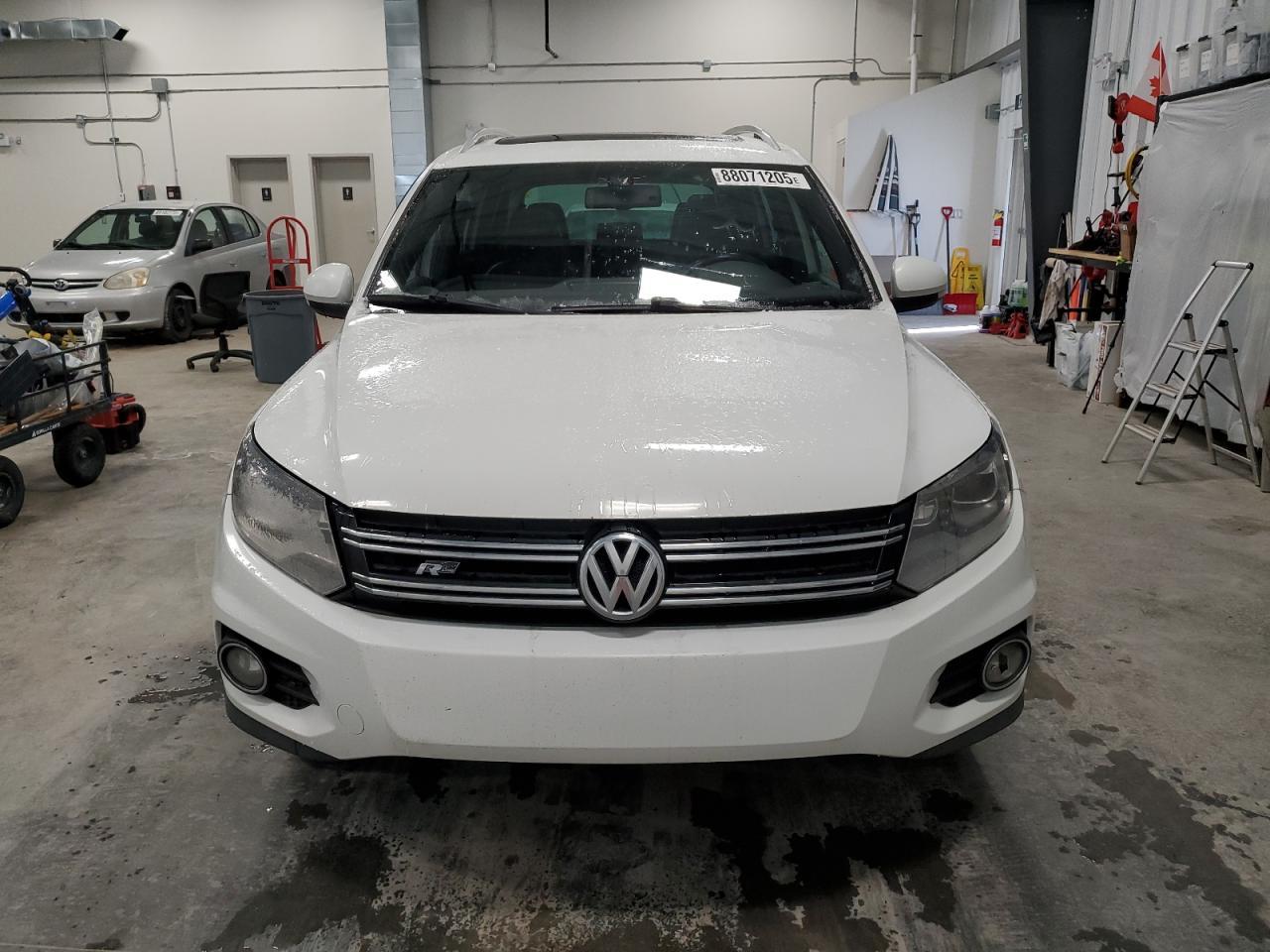 2015 VOLKSWAGEN TIGUAN S - Фото 5