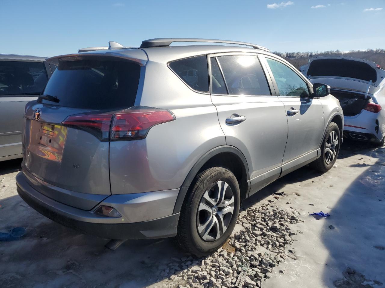 2017 TOYOTA RAV4 LE - Image 3