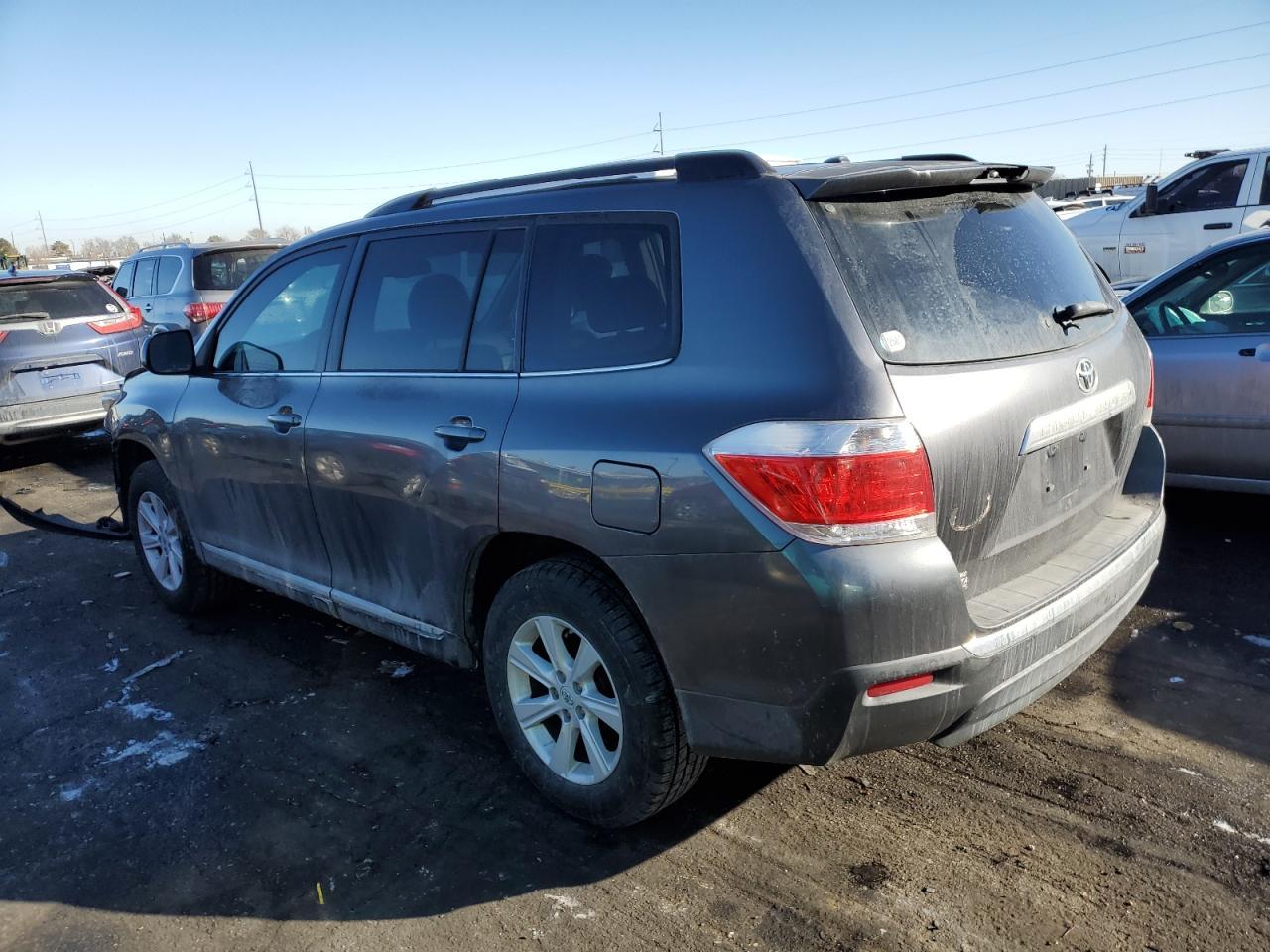 2011 TOYOTA HIGHLANDER - Image 2