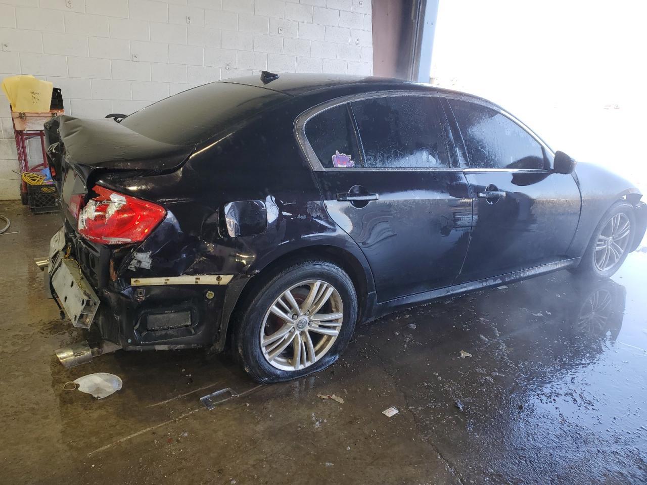 2012 INFINITI G37 - Image 3