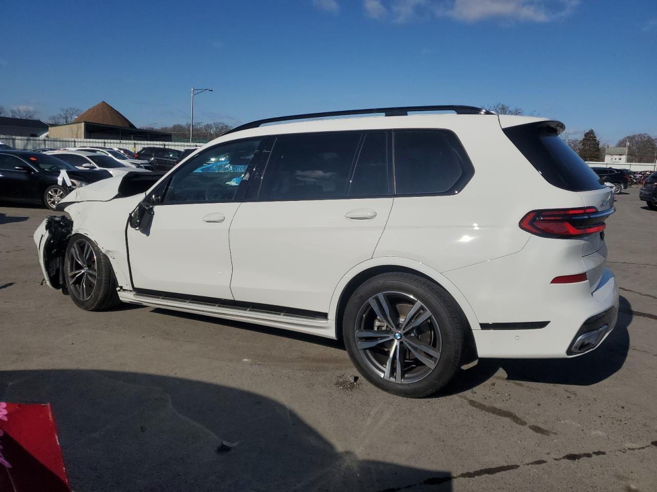 2024 BMW X7 XDRIVE4 - Image 2