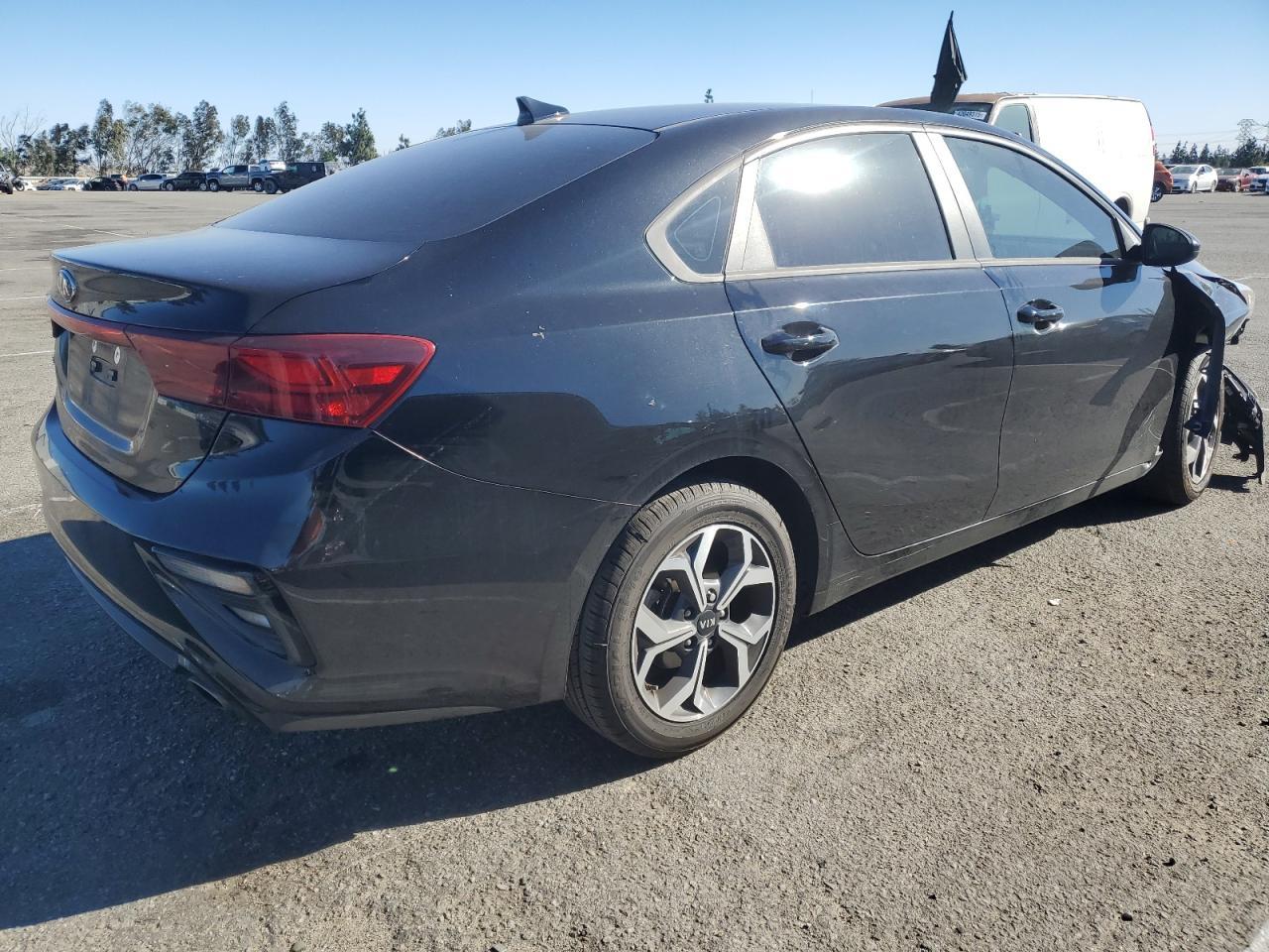 2021 KIA FORTE FE - Фото 3