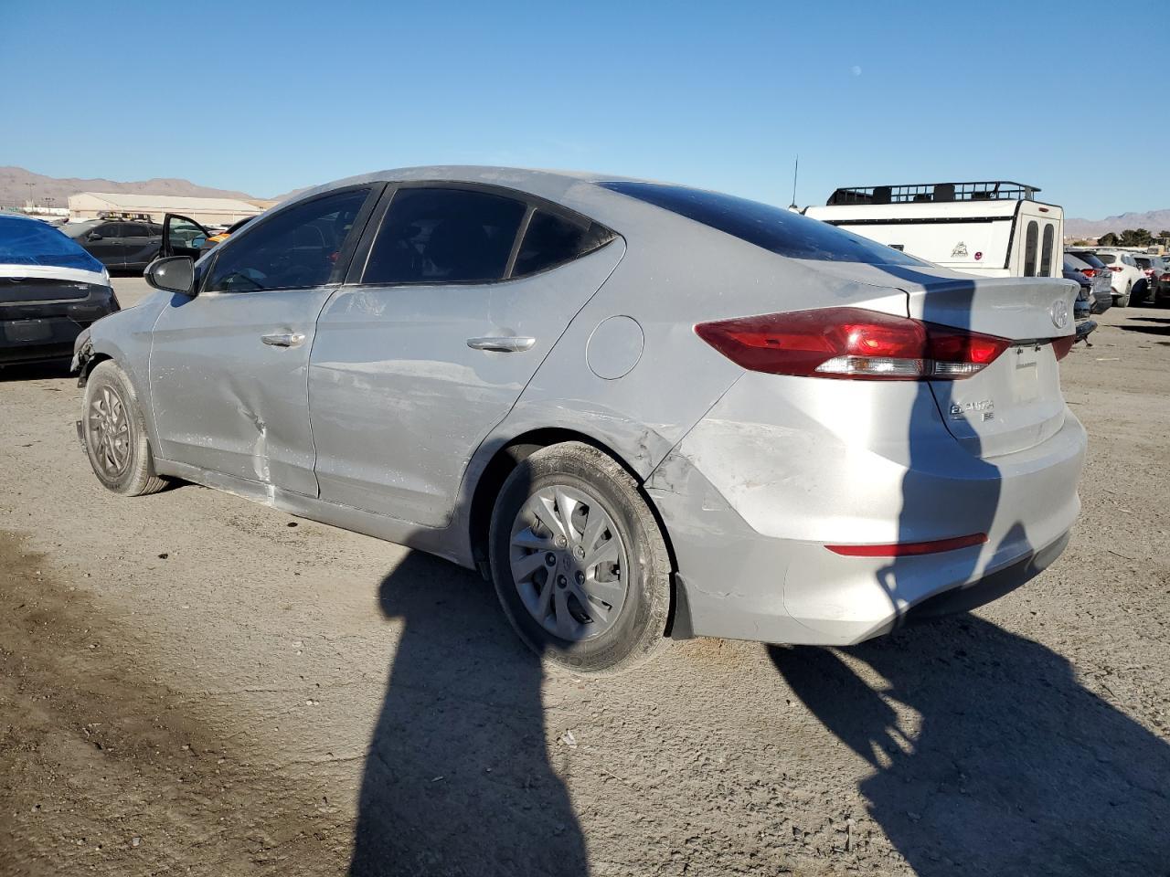 2018 HYUNDAI ELANTRA SE - Фото 2