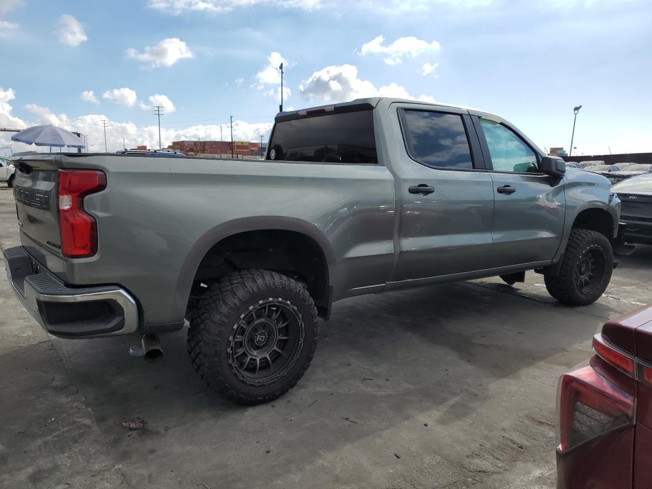 2019 CHEVROLET SILVERADO - Фото 3