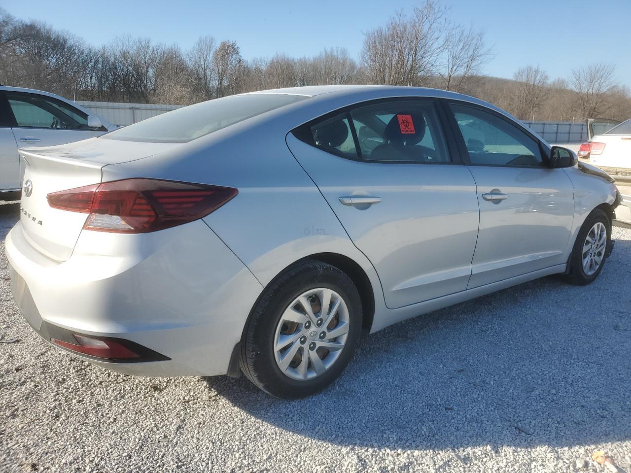 2019 HYUNDAI ELANTRA SE - Image 3