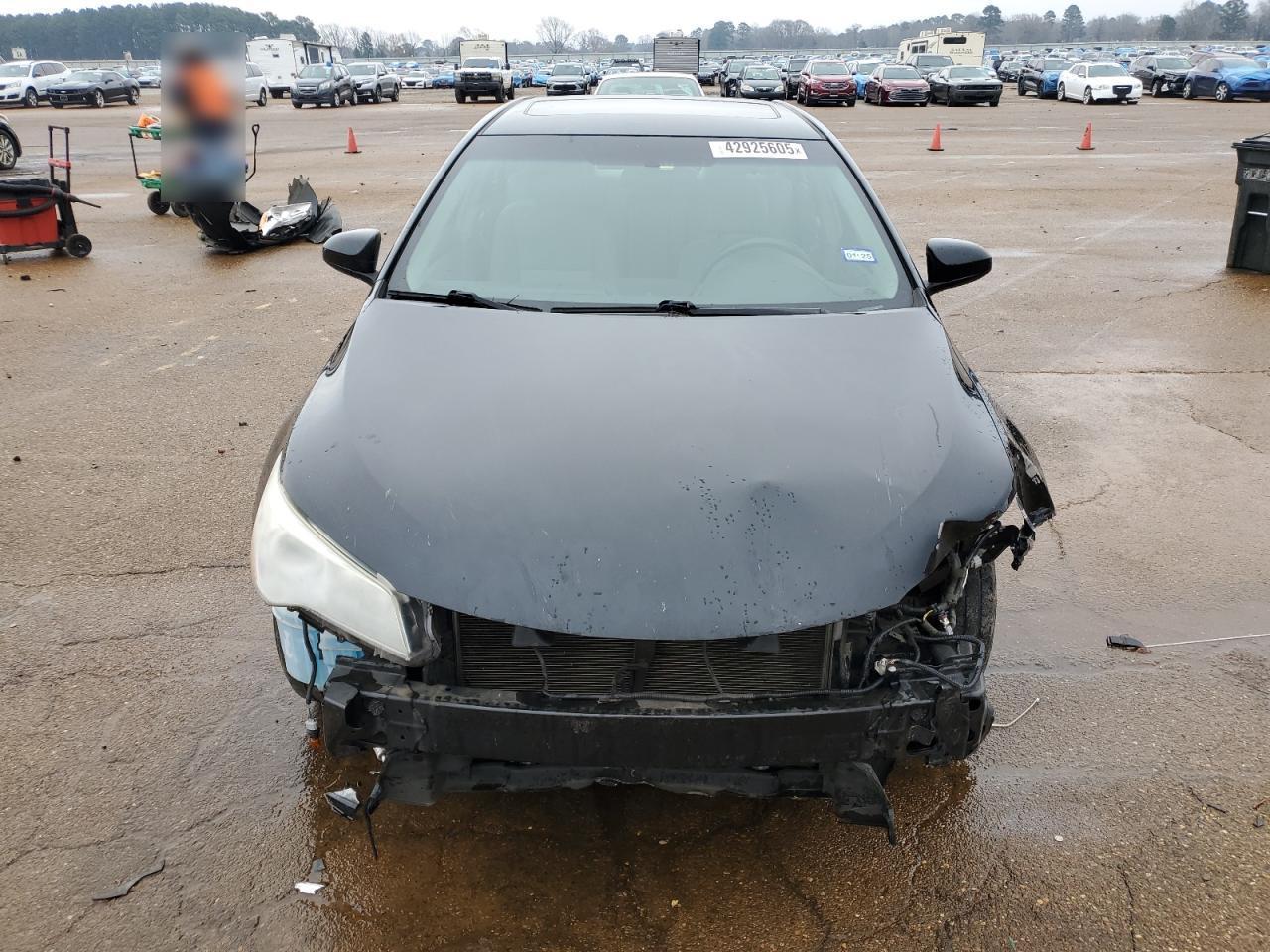 2017 TOYOTA CAMRY LE - Image 5