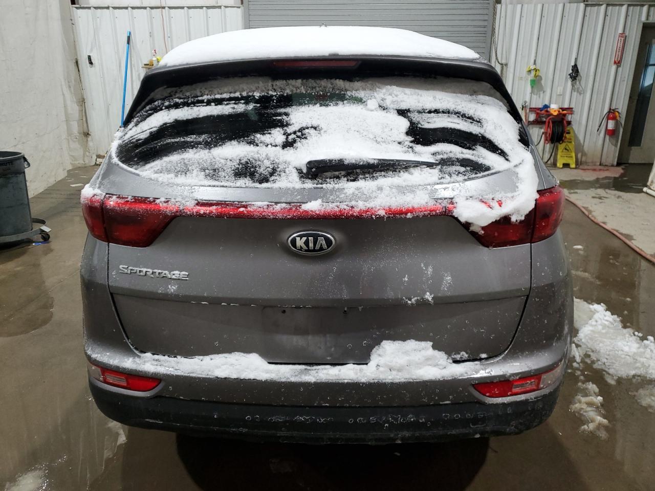 2017 KIA SPORTAGE L - Image 6