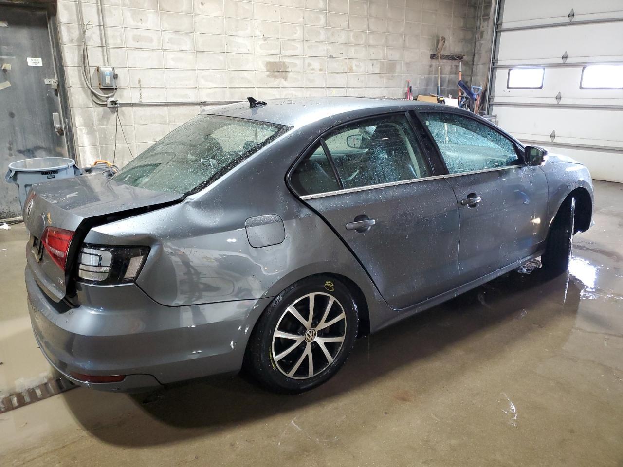 2017 VOLKSWAGEN JETTA SE - Image 3