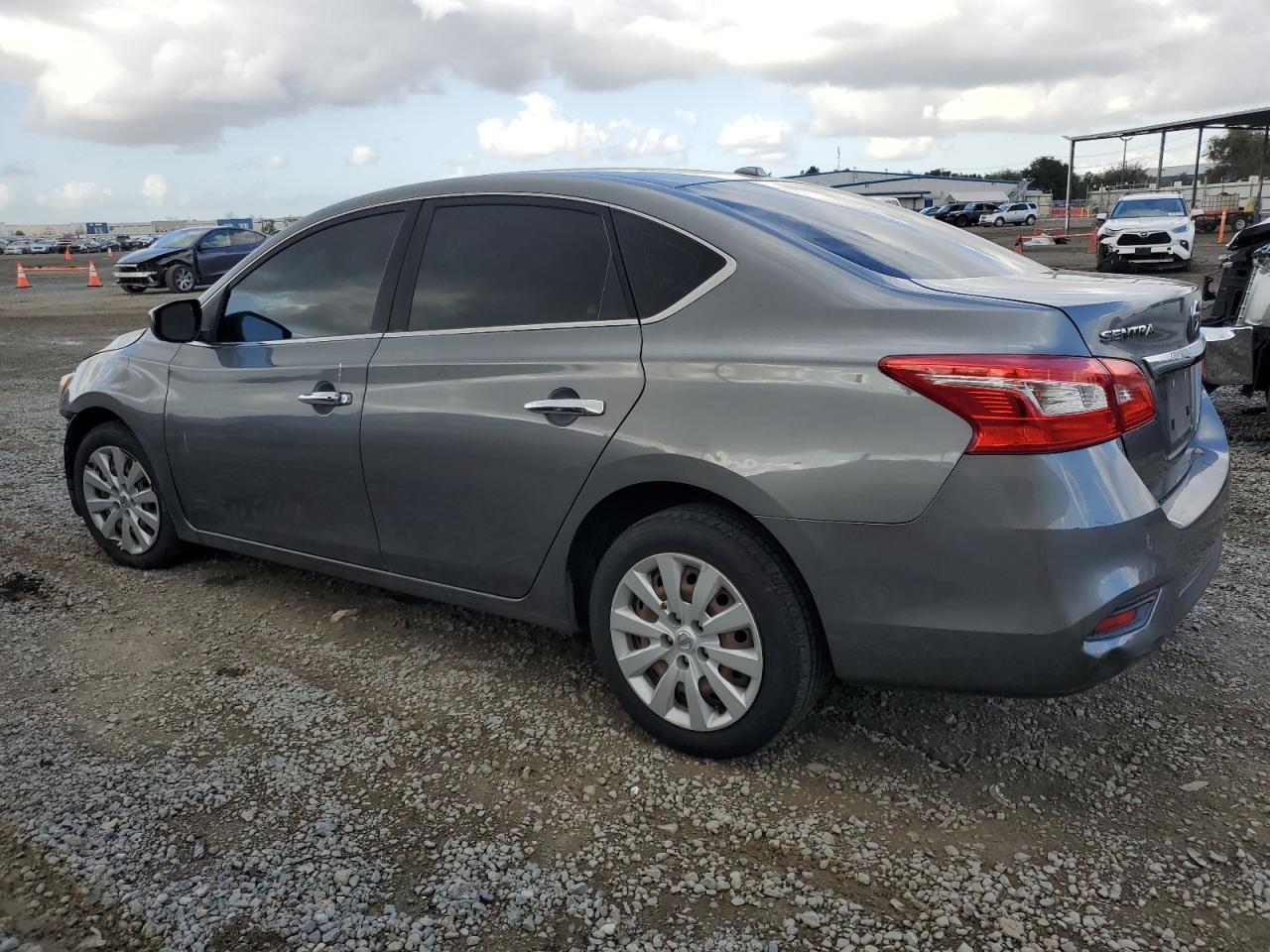 2017 NISSAN SENTRA S - Фото 2