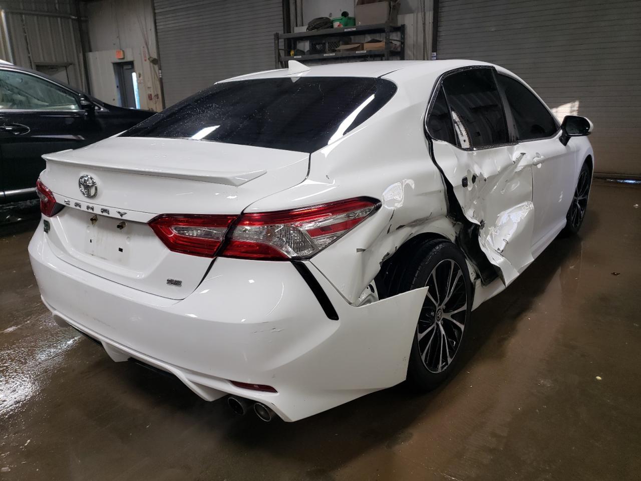 2020 TOYOTA CAMRY SE - Image 3
