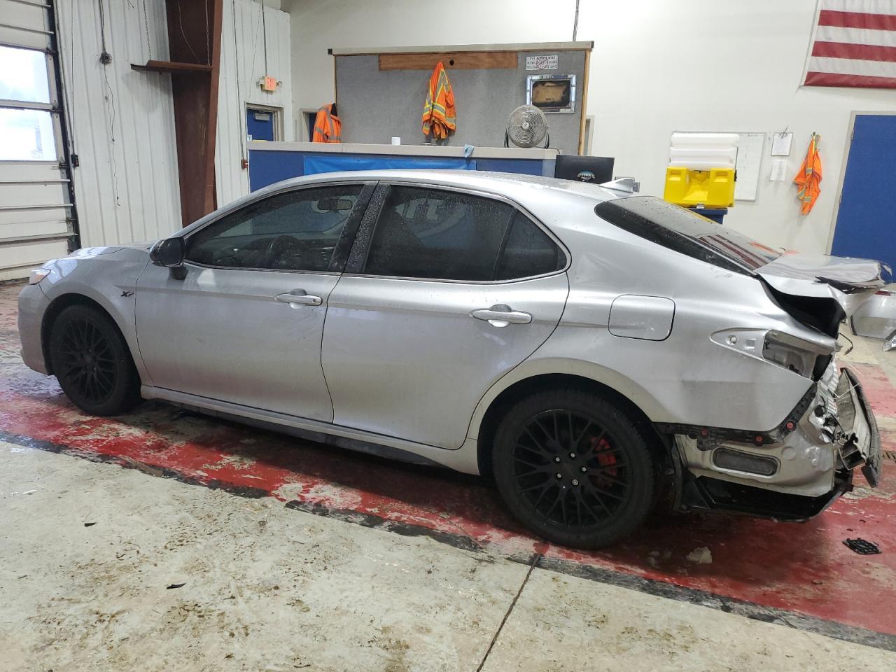 2020 TOYOTA CAMRY SE - Image 2