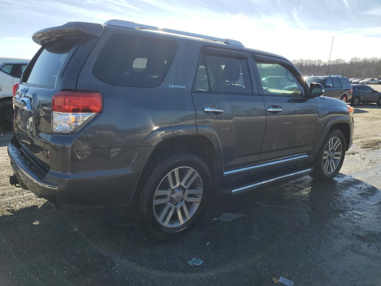 2011 TOYOTA 4RUNNER SR - Image 3