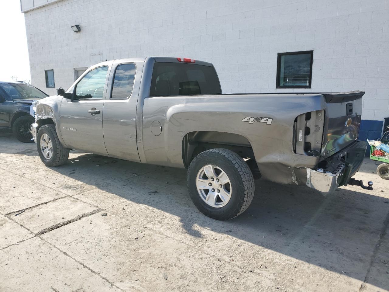 2013 CHEVROLET SILVERADO - Фото 2