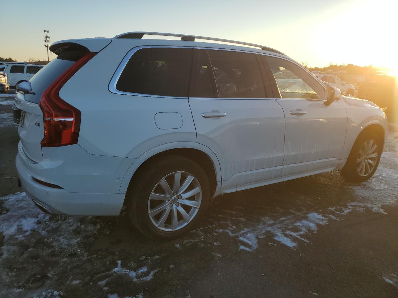 2016 VOLVO XC90 T6 - Image 3