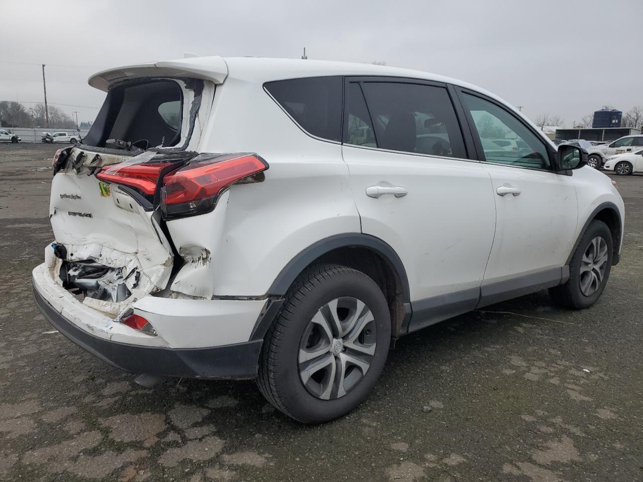 2018 TOYOTA RAV4 LE - Image 3