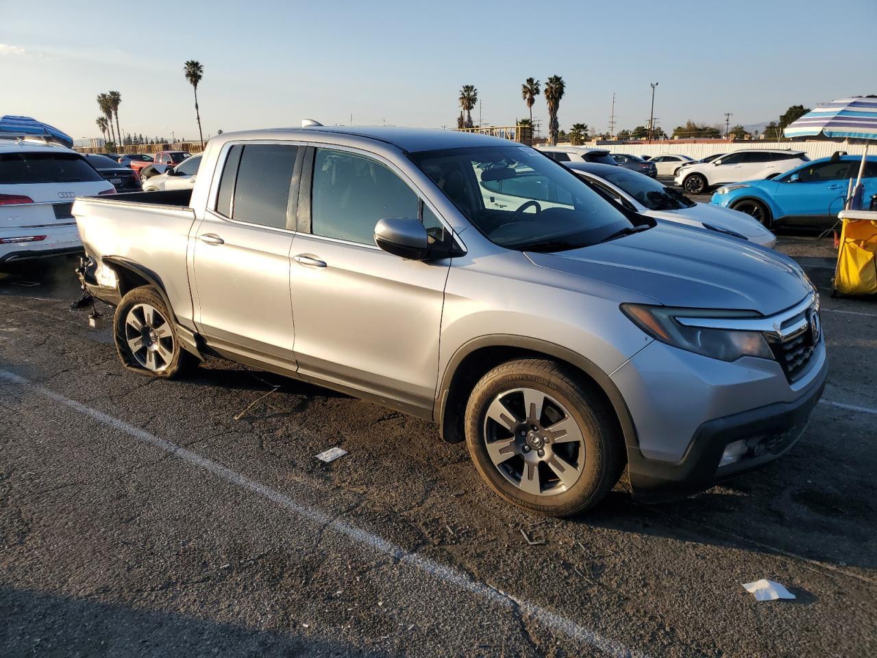 2017 HONDA RIDGELINE - Image 4
