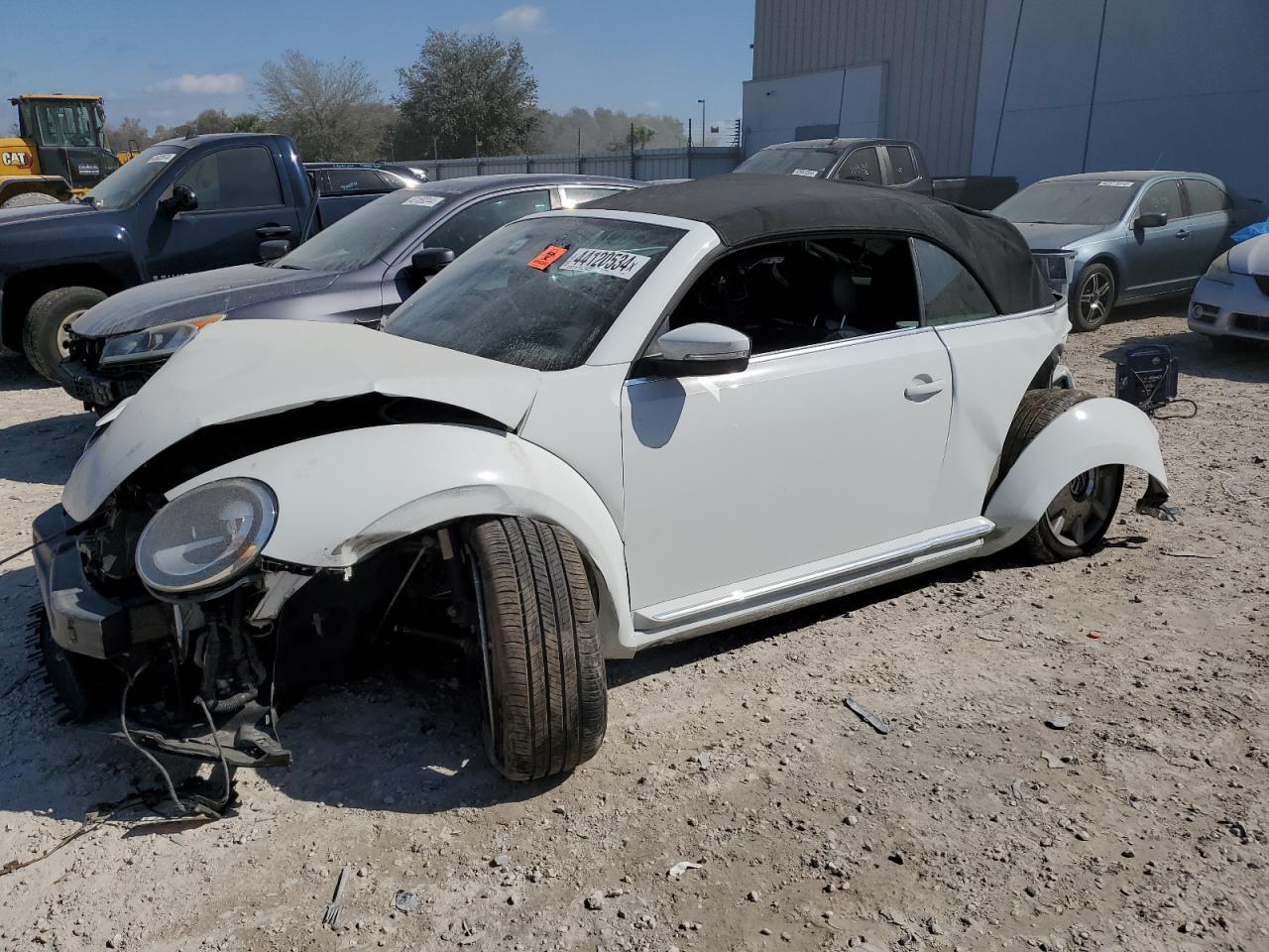 2019 VOLKSWAGEN BEETLE S