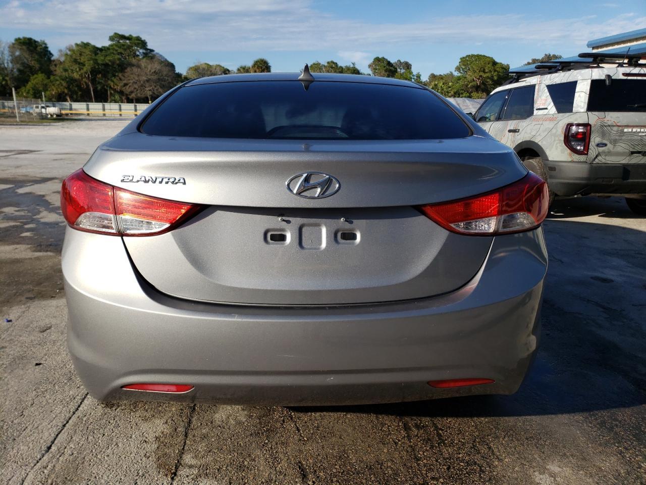 2013 HYUNDAI ELANTRA GL - Фото 6