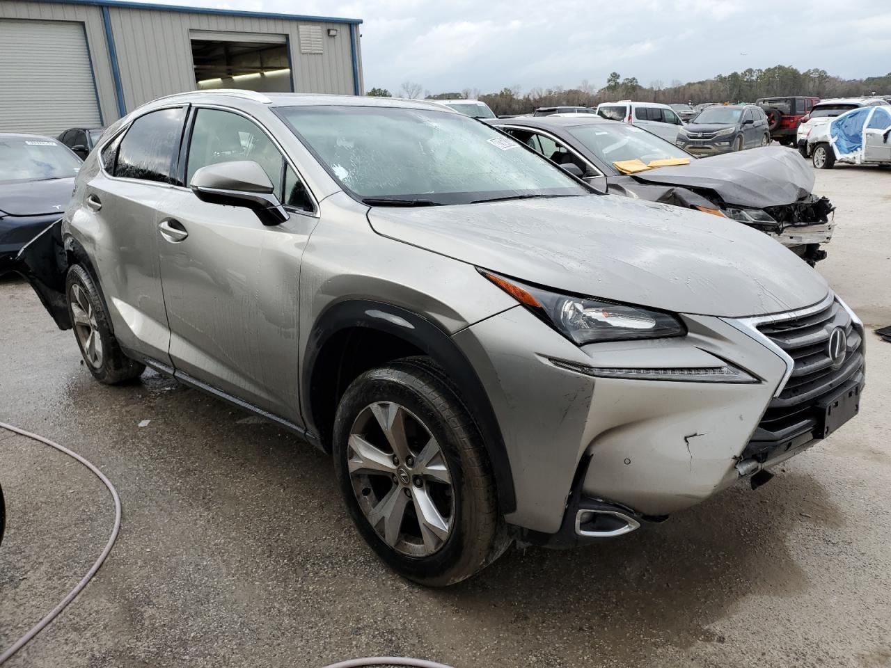 2017 LEXUS NX 200T BA - Фото 4