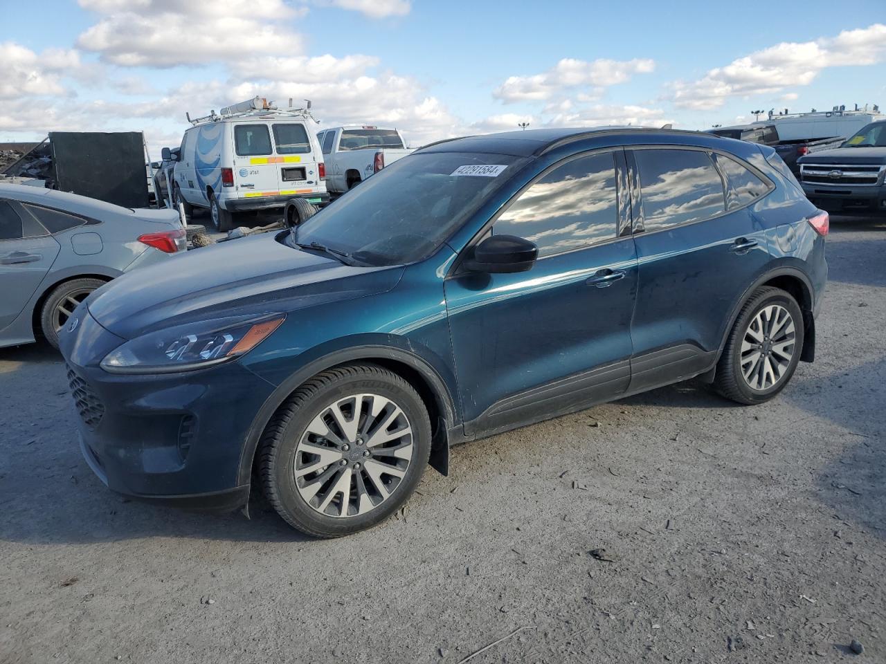 2020 FORD ESCAPE SE