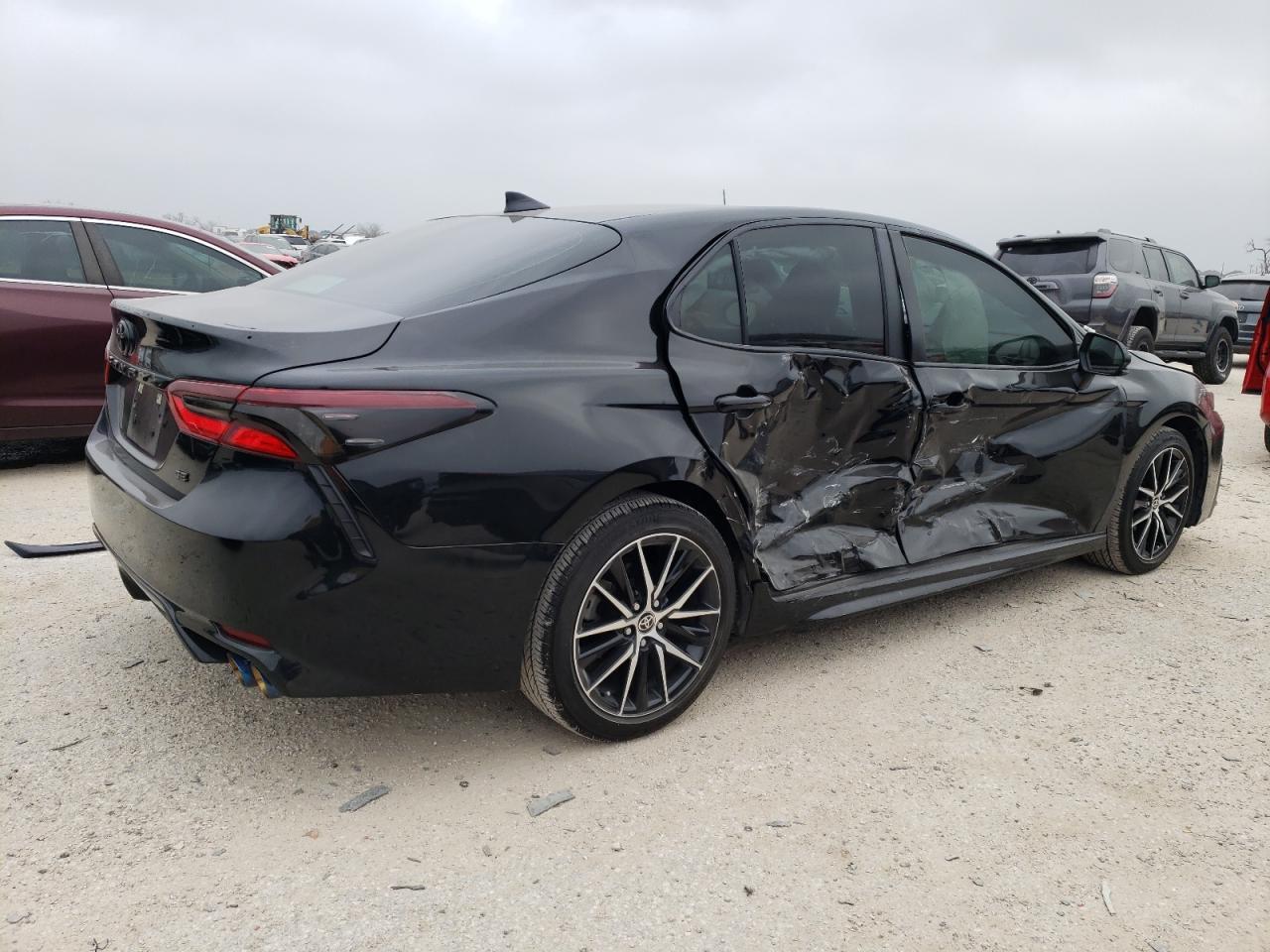 2021 TOYOTA CAMRY SE - Фото 3